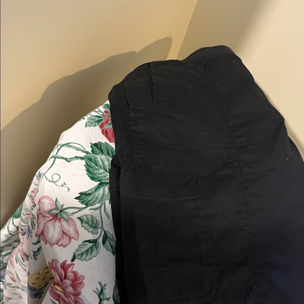 Eddie Bauer Black Cropped Pants - Picture 3 of 4